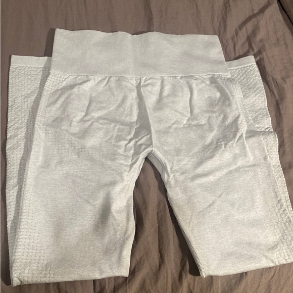 Gymshark grey leggings - Picture 2 of 3